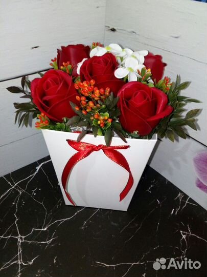 Букеты цветов:Пенные розы, хризантемы