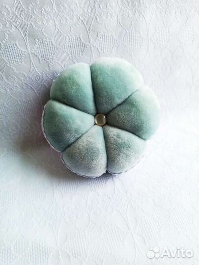 Игольница с вышивкой