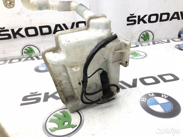 Бачок омывателя Skoda Octavia A5 (1Z) 1.2 cbzb