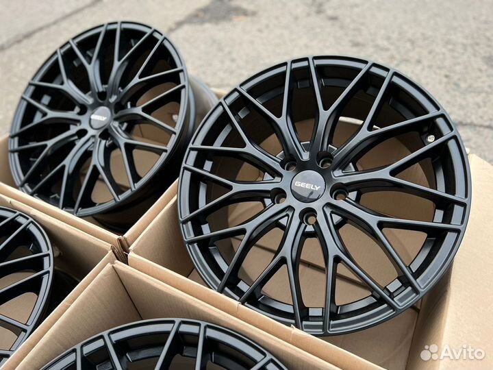 Новый комплект литых дисков r18 на Gelly Coolray