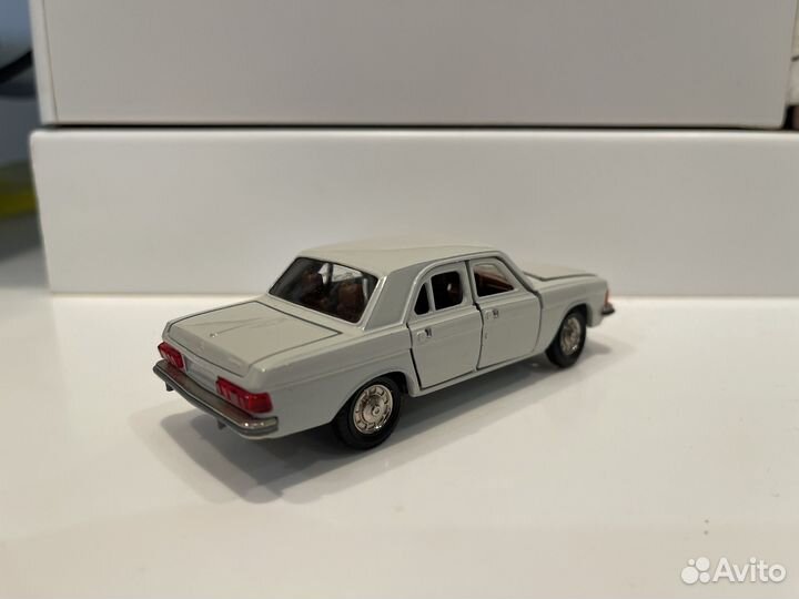 Модель Волга газ 3102 СССР 1:43