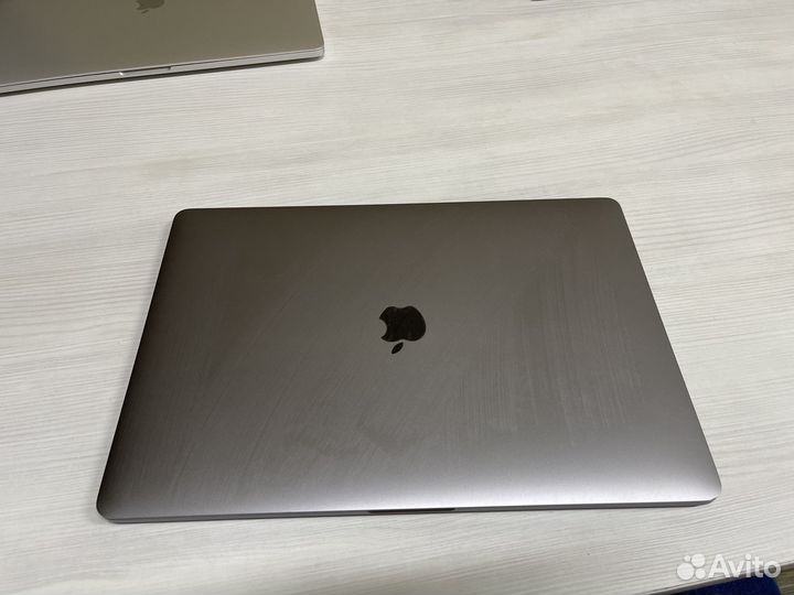Macbook Pro 15 2017 i7 16GB RAM 256GB SSD