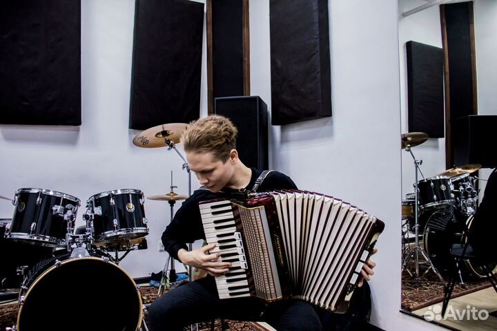 Репетитор по фортепиано, гитаре, баяну, сольфеджио