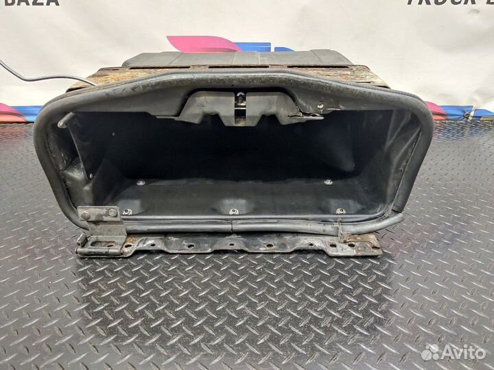 504008525 Ящик инструментальный правый