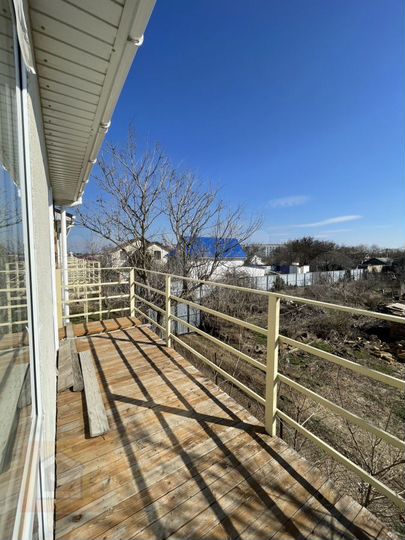 3-к. апартаменты, 100 м², 2/2 эт.