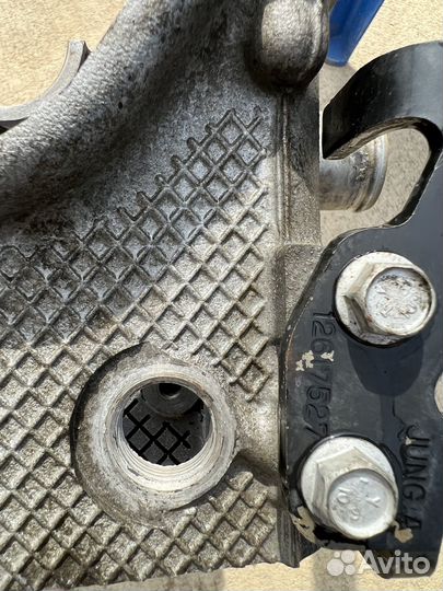 Головка блока цилиндров 12600788