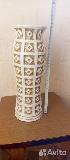 Глиняная ваза