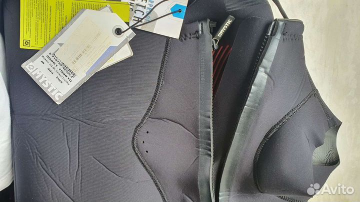 Не б/у гидрокостюм Majestic 4/3 D/L