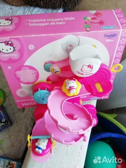 Много игрушек