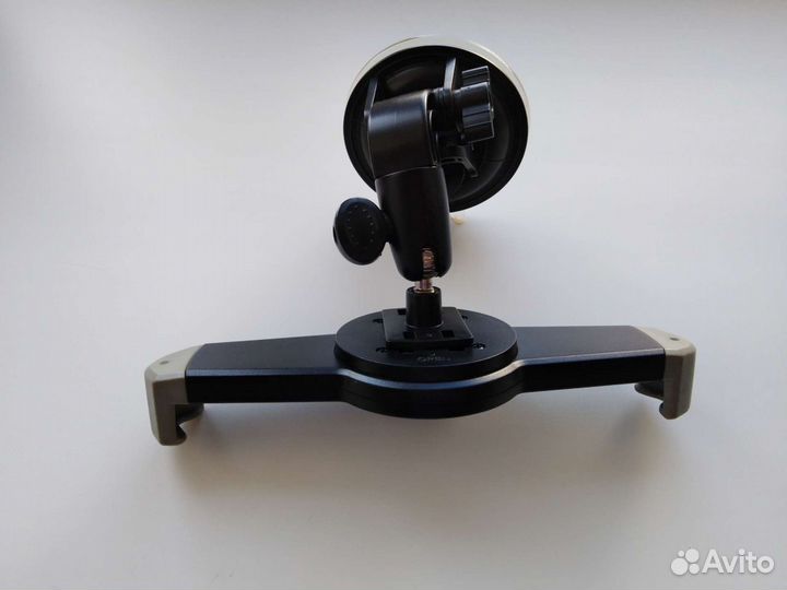 Автомобильный держатель для планшета