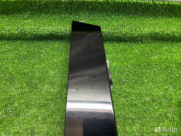 Накладка двери передней правой Skoda Superb 3 3V5