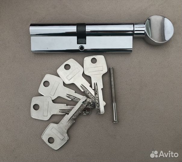 Замок дверной