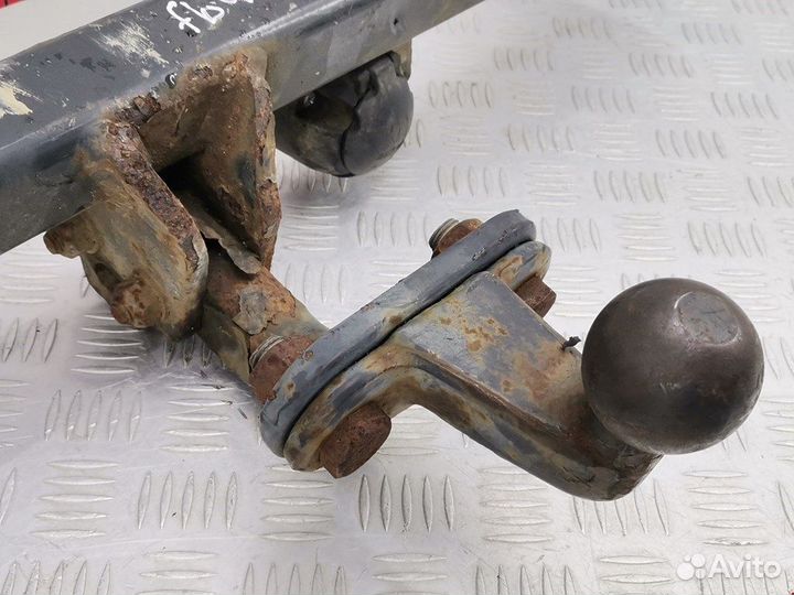 Фаркоп (прицепное устройство) для Renault Scenic 1