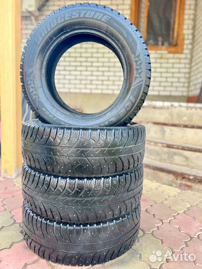 Bridgestone Ice Cruiser 7000 215/65 R16