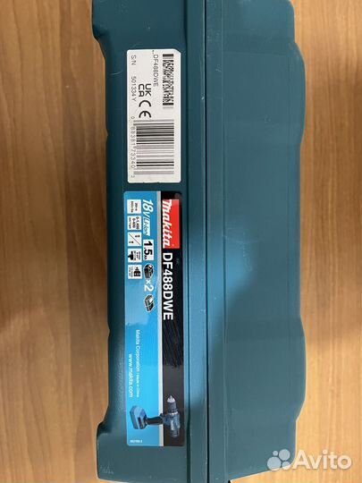 Шуруповерт Makita DF488DWE