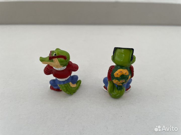 Игрушки киндер крокодилы, гномы, бегемоты, смурфик