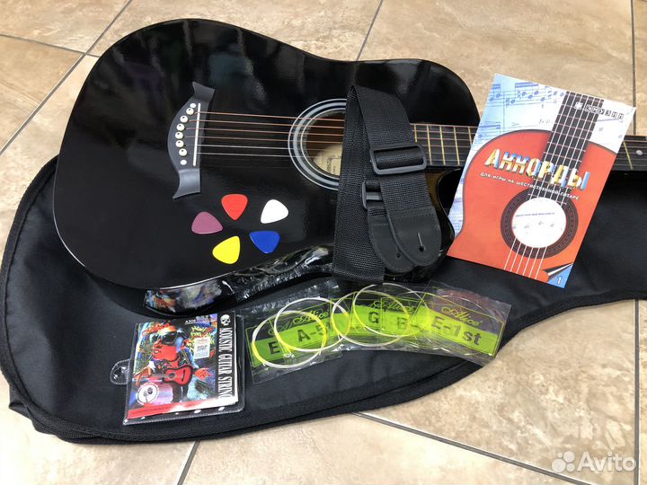 Гитара с комплектом для начинающего