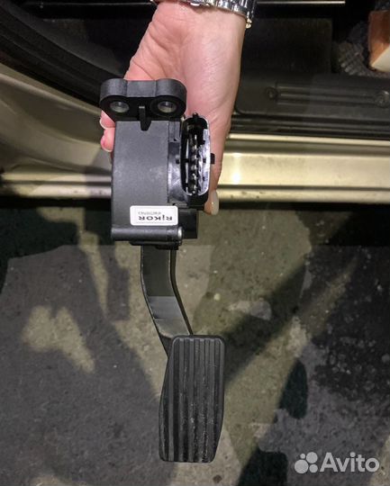 Педаль Е-газ приора