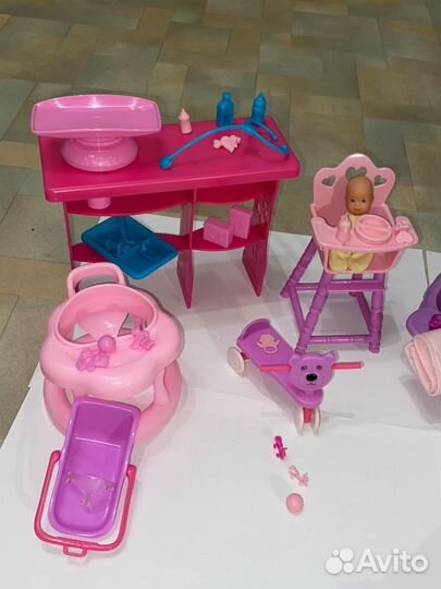 Набор мебели, аксессуаров и кукол, б/у
