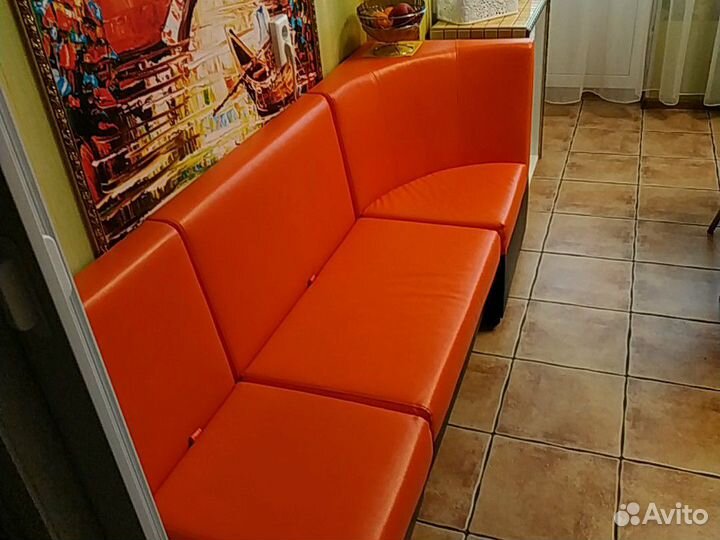 Угловой диванчик