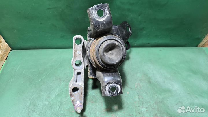 Б/У Б/У Кронштейн крепления (опора двигателя)