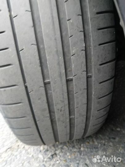 Pirelli P Zero 245/40 R19