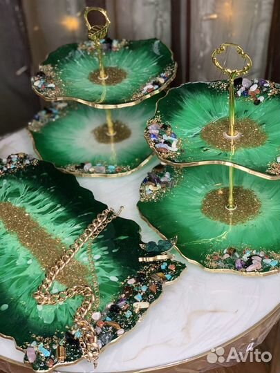 Наборы для подачи,часы,столы