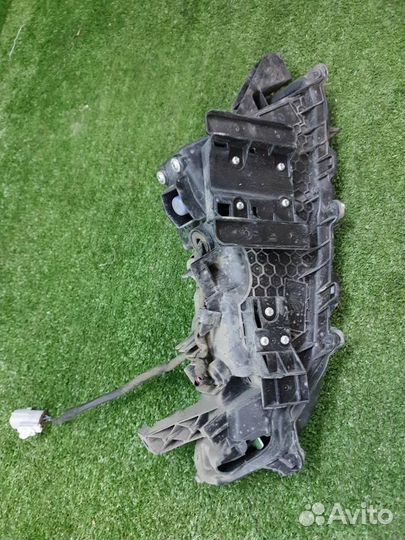 Фара противотуманная левая/дхо Lexus RX200t/RX300/RX350/RX350L/RX450h/RX450hL