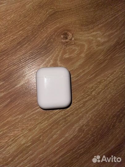 Левый наушник apple airpods