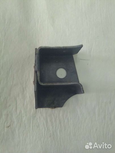 Кронштейн поперечной тяги УАЗ