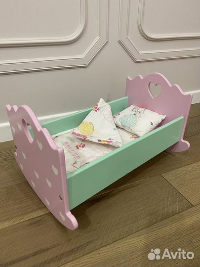 Деревянная кроватка для кукол
