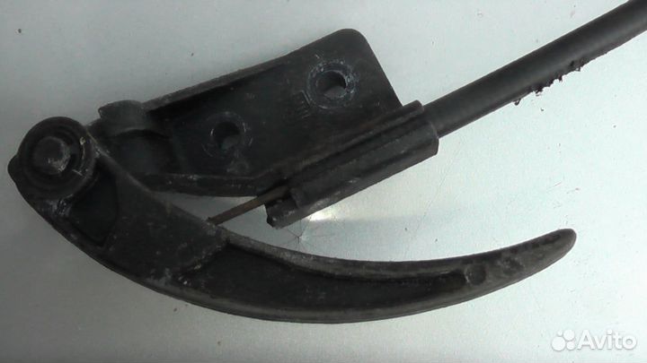 Крючок и тросик открывания капота на мерседес w123