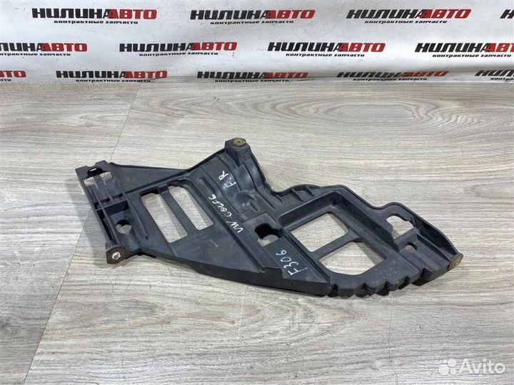 Кронштейн фары правый Volkswagen Golf 6 хэтчбек