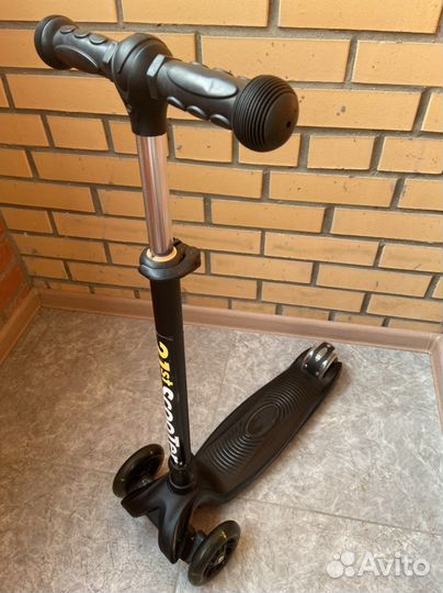 Детский трёхколёсный самокат