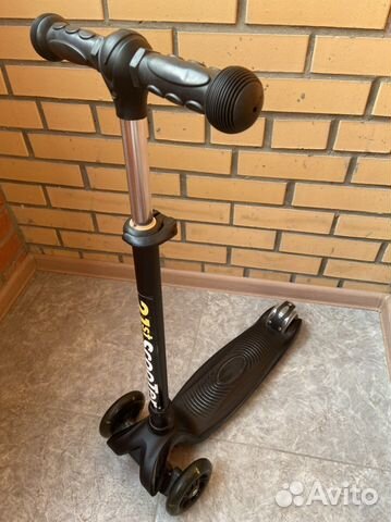 Детский трёхколёсный самокат