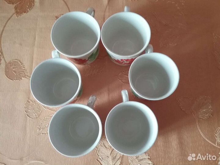 Набор кружек и кувшин