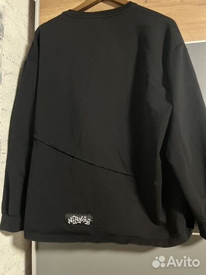 Брендовый лонгслив