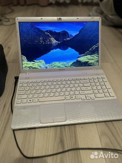 Ноутьук sony vpcel2S1R