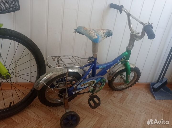 Детский четырёх колёсный велосипед бу