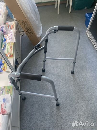 Ходунки для взрослых шагающие