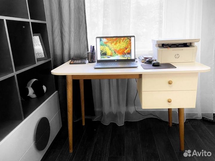 Стол письменный белый с деревом С0878