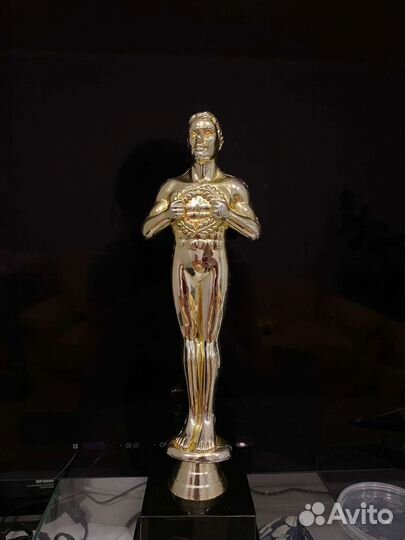 Оскар статуэтка