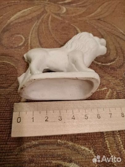 Фигурка льва