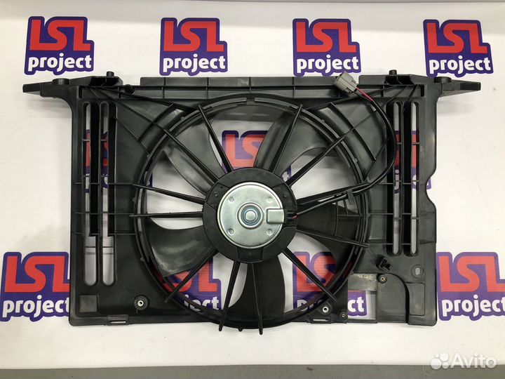 Диффузор радиатора Toyota Corolla 180 Auris 150 Av