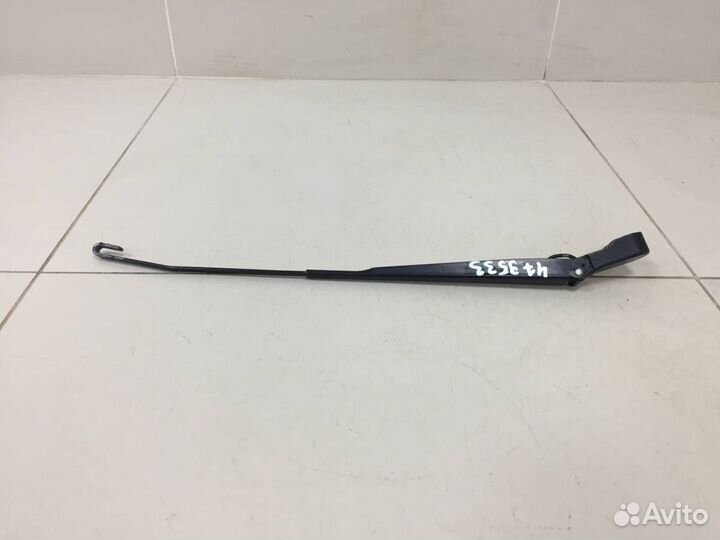 Поводок стеклоочистителя передний правый LADA Larg