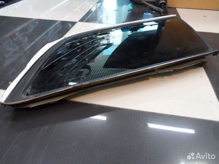 Стекло собачника Toyota Caldina R