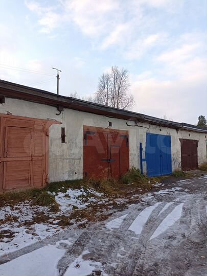 Гараж, > 30 м²