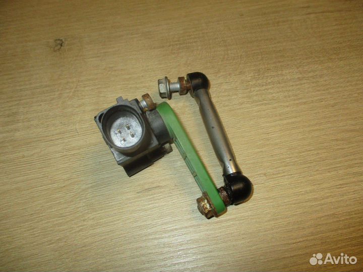 Датчик регулировки просвета VW Touareg 2 (7P)