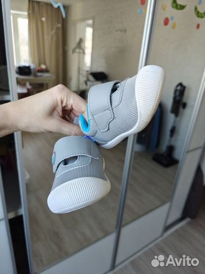 Кроссовки детские 22 размер