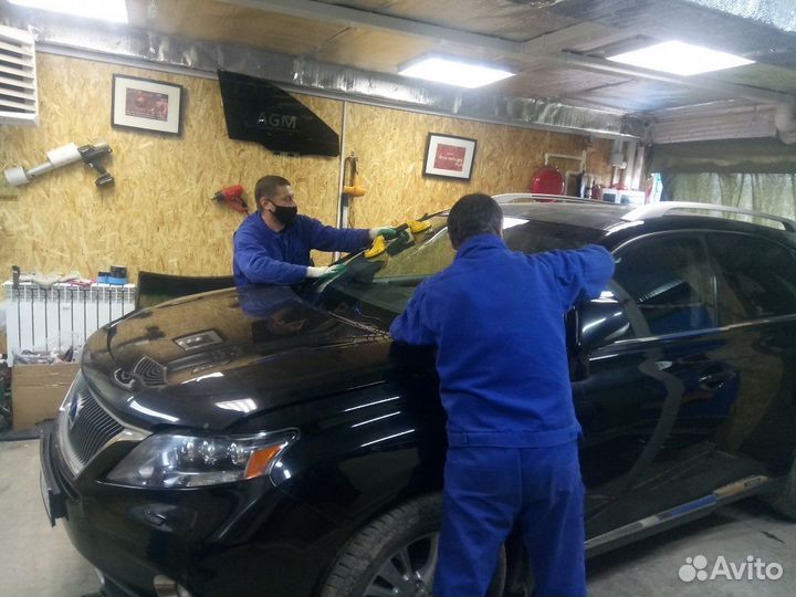 Лобовое стекло Opel Zafira